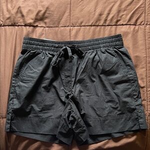 Banana Republic Mid-Rise Black Athletic Woman’s Shorts